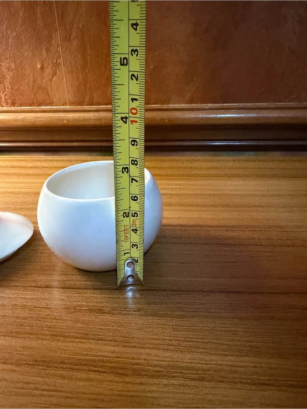 Vintage Pier 1 White Porcelain Figural Lidded Sugar Bowl Condiment Jam Jar Pot